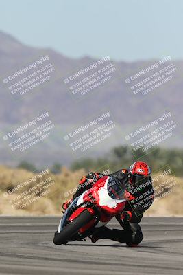 media/Oct-13-2025-Moto Forza (Mon) [[a66d839500]]/3-B Group/Session 3 (Turn 16)/